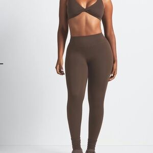 SKIMS NikeSKIMS MATTE 26" LEGGING  NWT Dark Sepia